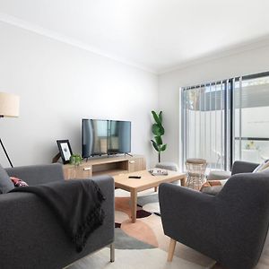 Appartamento Modern Cozy Perth Exterior photo