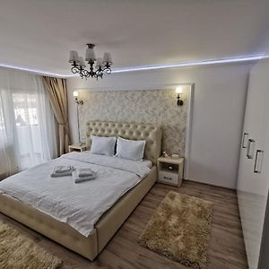 Appartamento Apartament Gold Luxury Tîrgu Ocna Exterior photo