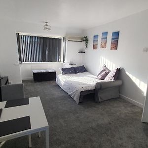Appartamento Seaside 2 Bed Flat Sleeps 6 Lee-on-the-Solent Exterior photo