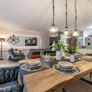 Appartamento Alpenflair / Luxury / 100Qm / Work / Travel / Netflix Penzberg Exterior photo