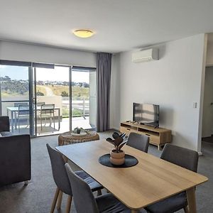 Appartamento Serenity At Stromlo 2Bd 1Br At Wright Weston Creek Exterior photo