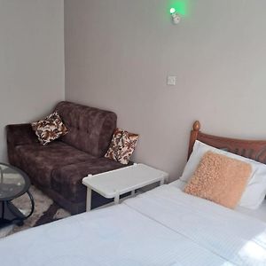 Classy Bnb Bed and Breakfast Nairobi Exterior photo