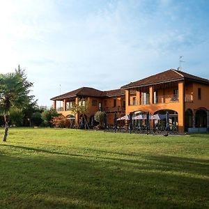 Hotel Equirelais Varese Exterior photo