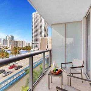 Appartamento Amazing Pool - Balcony - Gym - Near Beach Hallandale Beach Exterior photo