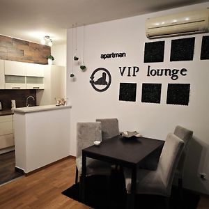 Appartamento Vip Lounge - Self Check In Ossero Exterior photo