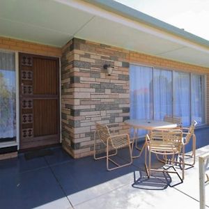 Charming Brick Homestay Room In Northam Exterior photo