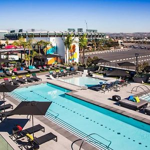 Cozy 2 Bedrooms ! Rooftop Pool And Firework Views Anaheim Exterior photo