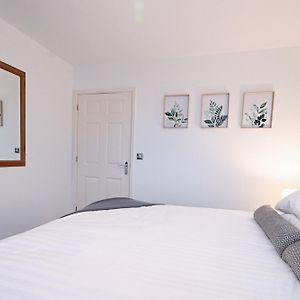Homely, Spacious Flat W/ Balcony & Fast Wi-Fi Cranfield Exterior photo