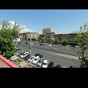 Appartamento Comitas 1 Erevan Exterior photo