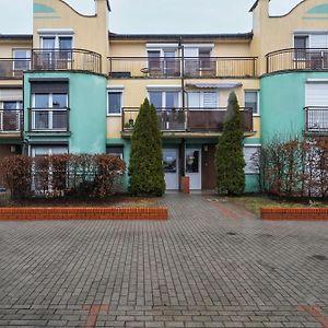Appartamento Dwupoziomowy Apartament Zmigrodzka Z Tarasem W Poznaniu By Renters Exterior photo