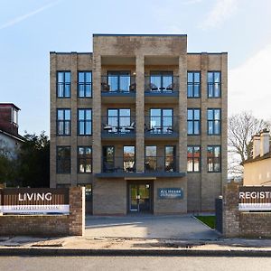 Appartamento The Wembley Park Corner - Classy 2Bdr Flat With Balcony Londra Exterior photo