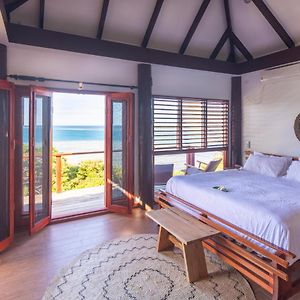 Private Oceanfront Fijian Villa Sleeps 8 Isola di Malolo Exterior photo