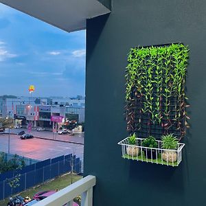 Appartamento Santai At Kotawarisan Klia Netflix Sepang Exterior photo