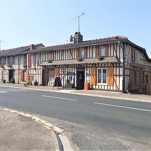 Hotel La petite auberge Chatelraould-Saint-Louvent Exterior photo