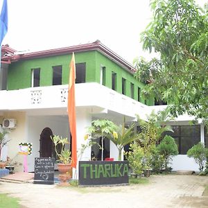 Tharuka Rest Inn Hotel Tanamalwila Exterior photo