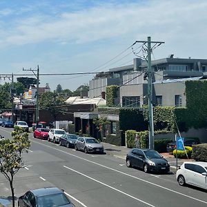 Appartamento Beachside Flat With Free Parking Melbourne Exterior photo