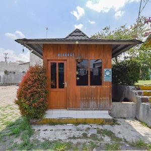 Hotel Reddoorz At Pondok Winagung Ciwidey Exterior photo