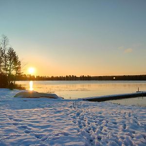 A Cosy House By The Lake, Perfect For Families And Couples Rovaniemi Exterior photo