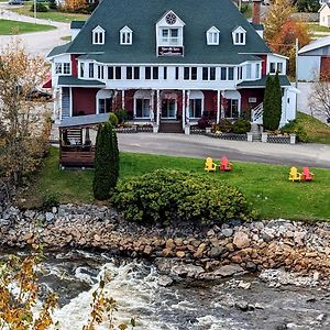 Motel et Suites B La Gentilhommière Vue sur Mer Saint-Siméon Exterior photo