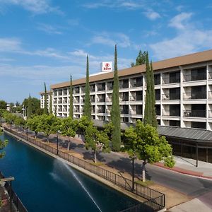 Hotel Hilton Stockton Exterior photo