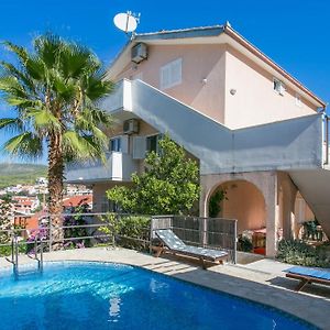 Family Friendly Apartments With A Swimming Pool Seget Vranjica, Trogir - 14409 Donji Seget Exterior photo