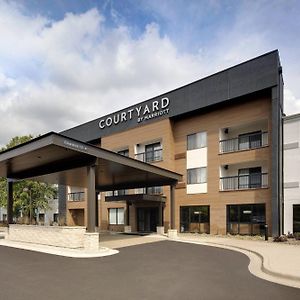 Hotel Courtyard Grand Rapids Airport Exterior photo