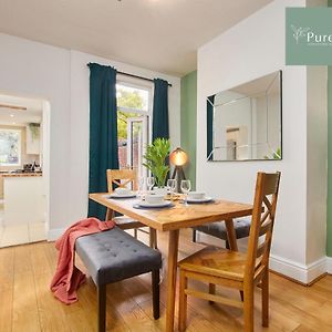 Three Bedroom House By Purestay Short Lets & Serviced Accommodation Manchester With Free Parking Exterior photo