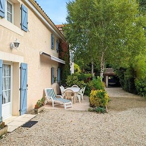 Gîte Saint-Genis-d'Hiersac, 4 pièces, 6 personnes - FR-1-653-117 Exterior photo