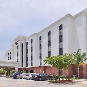 Hampton Inn Gonzales Exterior photo