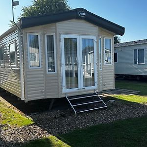 Hotel Happy Place West Mersea Exterior photo