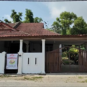 Syah Homestay Dungun Exterior photo