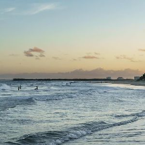 Kings Beach Coastal Getaway, Bring The Dog! Villa Caloundra Exterior photo