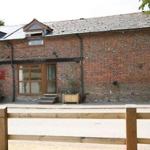 The Old Stables Villa Leighton Buzzard Exterior photo