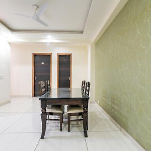 Collection O Sappire Inn Near Appu Ghar Gurgaon Exterior photo