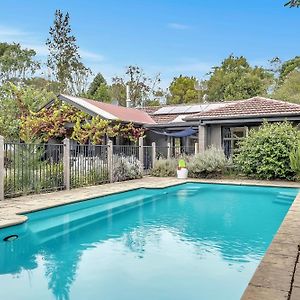 Impeccable 4-Bed Rural Premium Escape With Pool Villa Flaxley Exterior photo