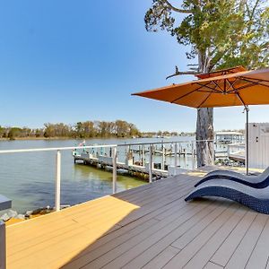 Waterfront Colonial Beach Studio With Boat Dock! Exterior photo