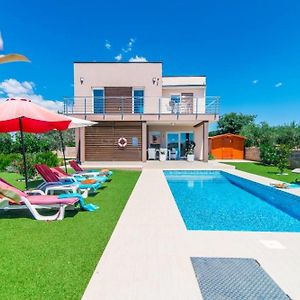 Ferienhaus Mit Privatpool Fuer 8 Personen Ca 180 Qm In Galizana, Istrien Istrische Riviera Villa Exterior photo