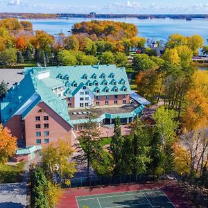 Hotel Chateau Vaudreuil Exterior photo