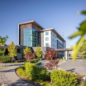 Hotel Doubletree By Hilton Auckland Karaka Exterior photo