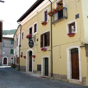 Bed&Breakfast Via Della Piazza Bed and Breakfast Pescasseroli Exterior photo