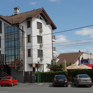 Hotel Pensiunea Turistica Europa Drobeta Turnu Severin Exterior photo