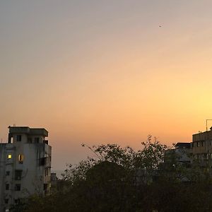 Appartamento Satguru Building Bombay Exterior photo