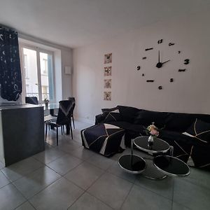 Appartamento F2 Agreable A 1H De Paris Montereau-Fault-Yonne Exterior photo