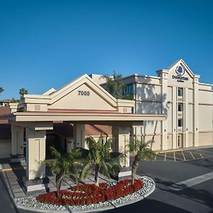 Hotel Doubletree By Hilton Buena Park Exterior photo