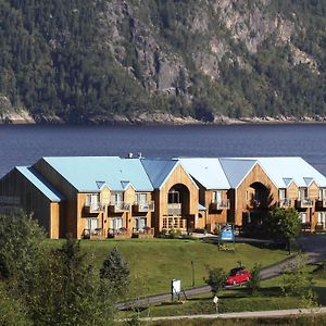 Hotel Auberge Des Battures La Baie Exterior photo