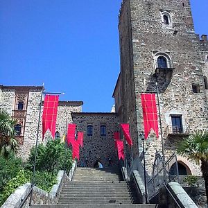 Hotel Hospederia del Real Monasterio Guadalupe  Exterior photo