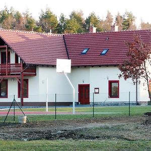 Hotel Penzion Lipina Slatiňany Exterior photo