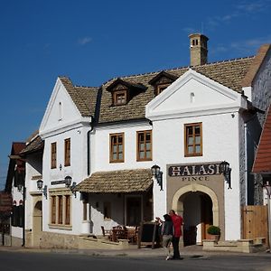 Halasi Pince Panzió Bed and Breakfast Villány Exterior photo