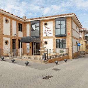 Hotel Hostal Don Juan Meco Exterior photo