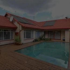 Lovely Holiday Villa Kempton Park Exterior photo